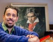 El reconocido pianista Manuel Matarrita en Gala de Teclas