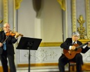 Música de violín y guitarra le deleitará en Aperitivo Musical 