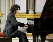 Andrés Campos debuta en el Teatro Nacional con el recital Visiones del mundo