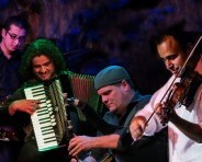 Este grupo costarricense de música folk y celta, interpretará temas originales como El Dragón que Emergió de las Tinieblas,  Danza en el Bosque, Luz de Luna, Corcor, El Tercer Dragón y Respirar, entre otros. 