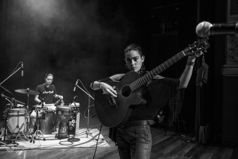 Teatro al Mediodía Raíces y Mareas – Canciones del alma profunda con Maf é Tulà.