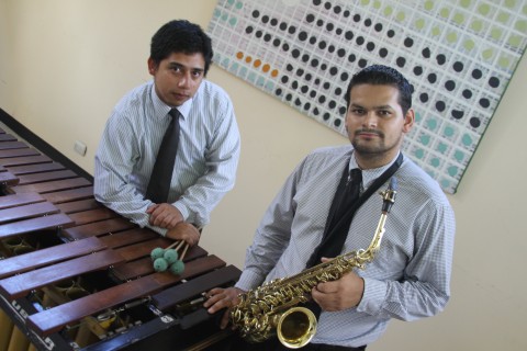 Percusax está conformado por el percusionista Josué Jiménez Camacho y el saxofonista Oscar Valverde Barahona