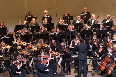 Orquesta y Coro de Cámara de la Universidad del Norte de Alabama. 