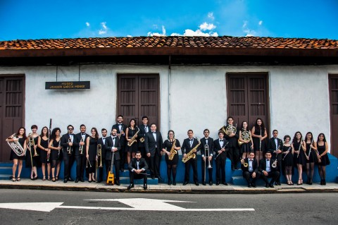 El Bailongo Sinfónico es un espectáculo creado en el 2017 y es la unión de la música popular con la música sinfónica