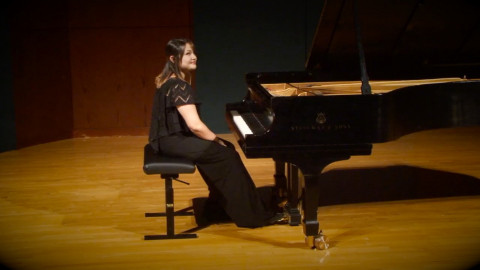 Gabriela Calderón,  Musas: obras  para piano de compositoras latinoamericanas.  Espectáculo virtual 