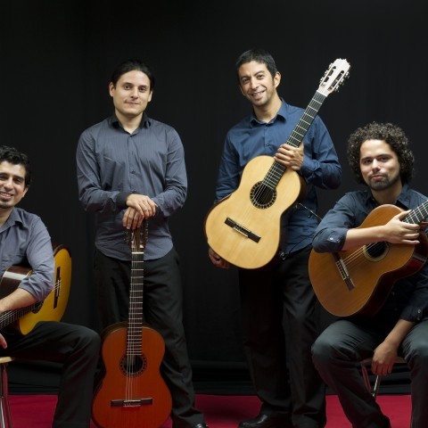 El Cuarteto de Guitarras interpreta en Teatro al Mediodía música latinoamericana
