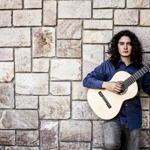 El guitarrista Óscar Jiménez tocaré en Música al Atardecer.
