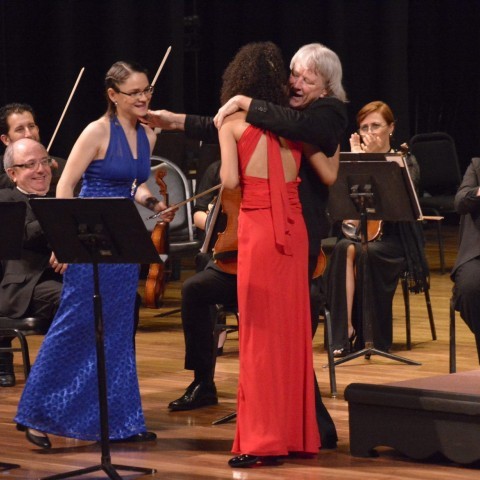 VIII Concierto de Temporada de la Orquesta Sinfónica Nacional. Violinista Eva Trigueros y la Violista Winnie Camila Berg. Director Titular Carl St. Clair.